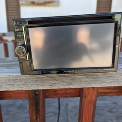 Kenwood Double Din DVD With Everything 