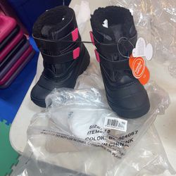 New Girls Snow Boots Size 12 Temp Rated And Skid Resistant 