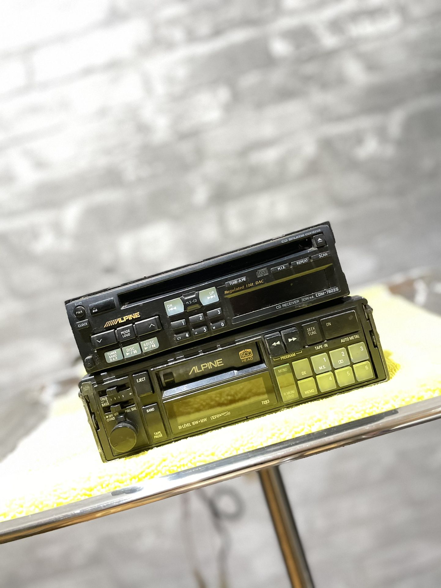 Alphine Deck Car Stereo