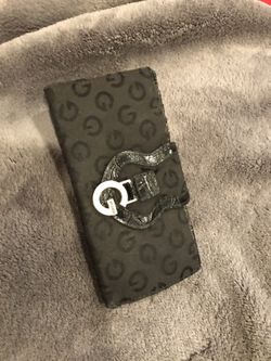 GUESS Wallet
