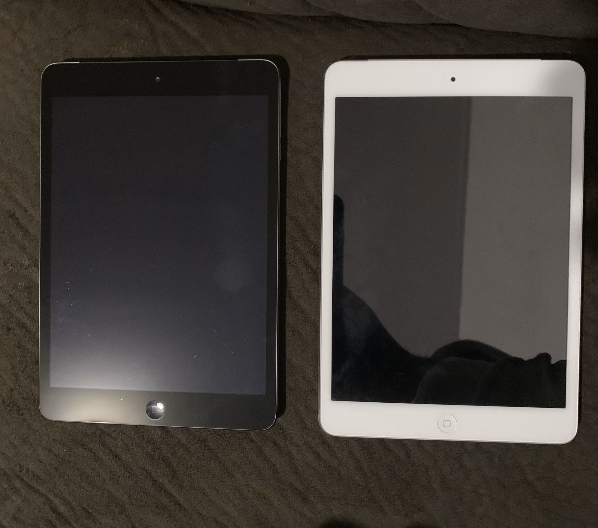 2 IPad Mini’s