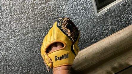 12 inches Franklin field master series baseball glove.