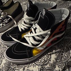 VANS ALL GENTLY USED/CASUAL WEAR STILL IN GREAT CONDITION