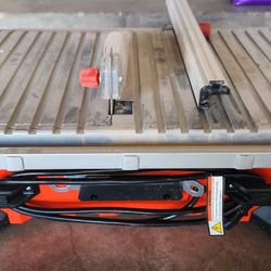 Diamondback 7 Inch Table Wet Saw New