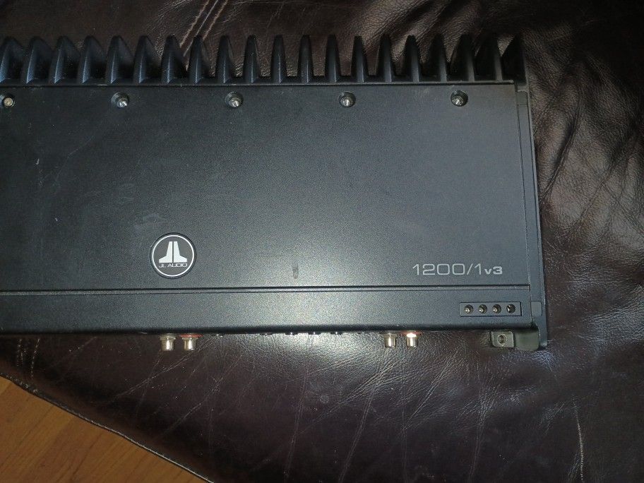 Jl Audio 1200.1v3 Nice