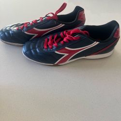 indoor soccer shoes