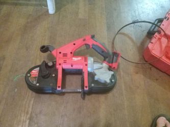 26 29 -20 MILWAUKEE M18 Band Saw .whit Extra Blade .used But In Perfect Condition. 