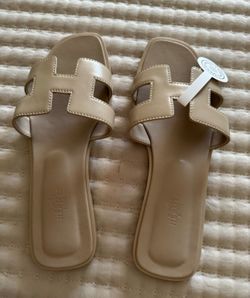 Hermès Oran Nude sandals new