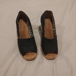 Toms Wedge Size 5.5