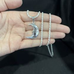 925 Sterling Silver Lunar Crescent Moon w Face Pendant & Rope Chain