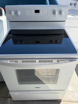 Whirlpool~📣📣🔥White Electric Range Glass Cooktop in excellent condition ✨
