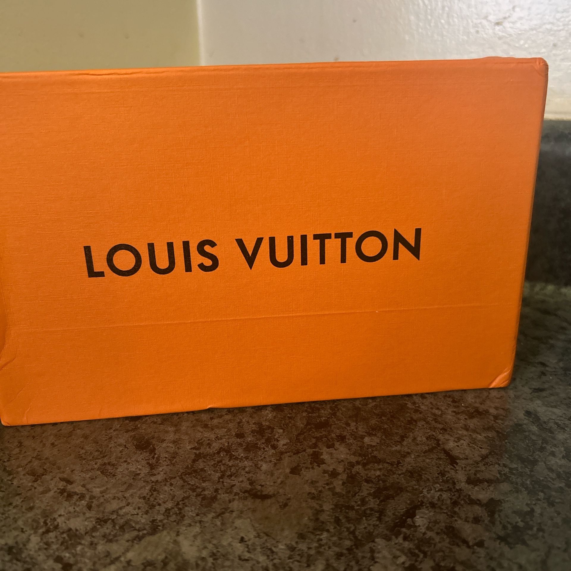 Louis Vuitton Women’s Zippy Wallet