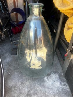 Glass vase