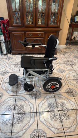 Electric wheelchair