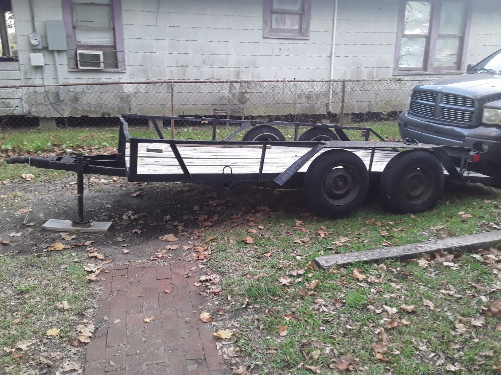 7×14 trailer/New deckingNewly painted