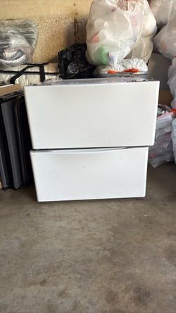 Lg pedestals