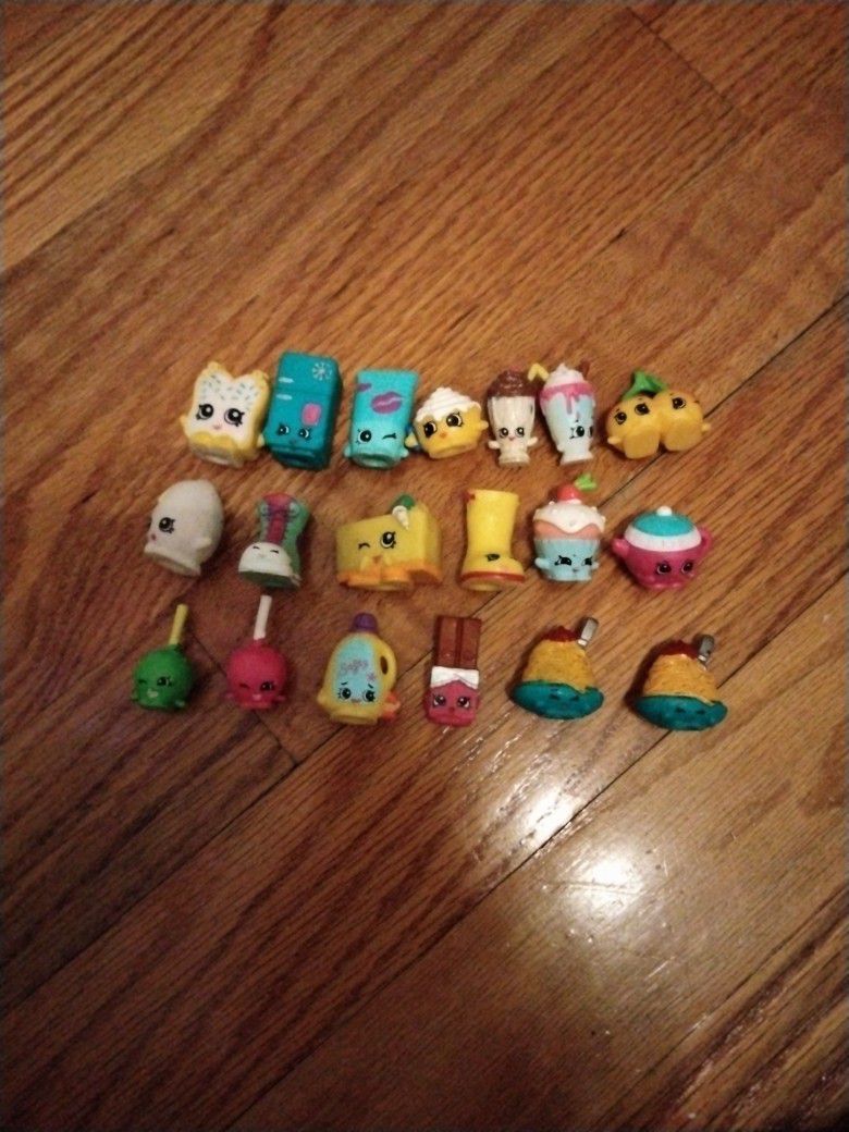 19 Shopkins (Not Sure If That's How You Spell It) $2 For Each