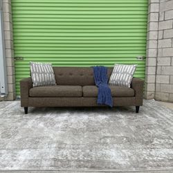 *Free Delivery* Modern Couch Sofa 3 Seater