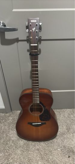 Yamaha Acoustic Guitar