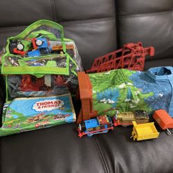 Fisher-Price Thomas & Friends TrackMaster Thomas & Percy's Cargo Race Train Set