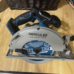 Hurcules 7 1/4” Circular Saw With 5 Ah Batt Doesn’t Come With Charger Items Are New $120 Firm 