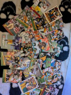 Lot of 30 Greenbay Packers football cards