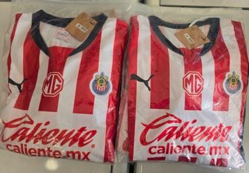CHIVAS RAYADAS DEL GUADALAJARA SOCCER JERSEY $45. CASH PLEASE!!
