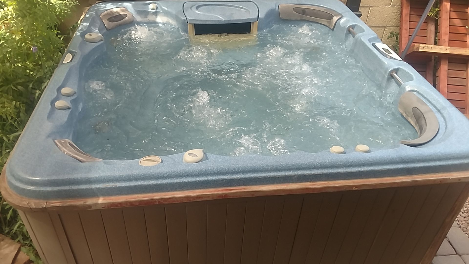 Sundance Spa Hot Tub Jacuzzi