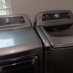 Extra Large Kenmore Elite Washer & Gas Dryer Set 