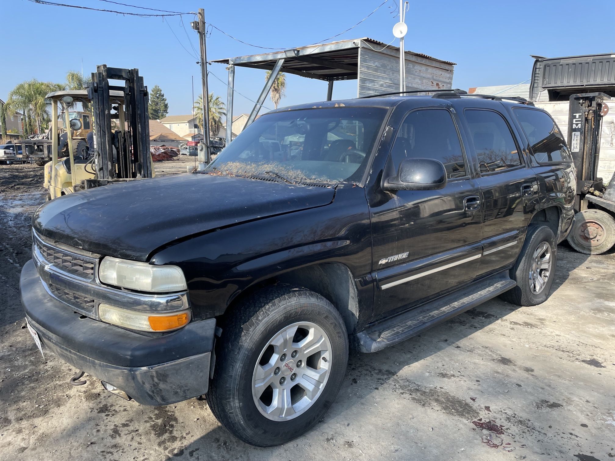 2001 CHEVROLET TAHOE **FOR PARTS ONLY** 