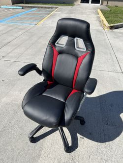 Gamer computer desk chair