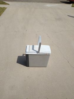 12 Volt Cooler