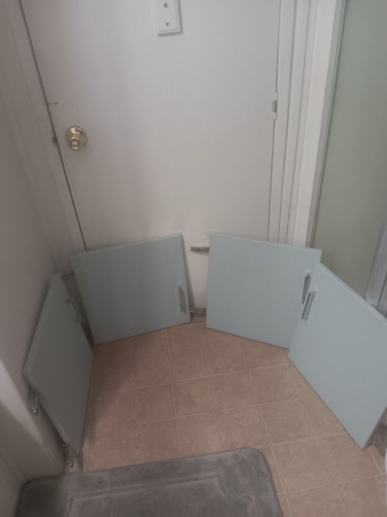 4 Grey Doors With Hinges And Handles Ready To Install Measurements Are 17 1/2 X 16 3/4 Wide