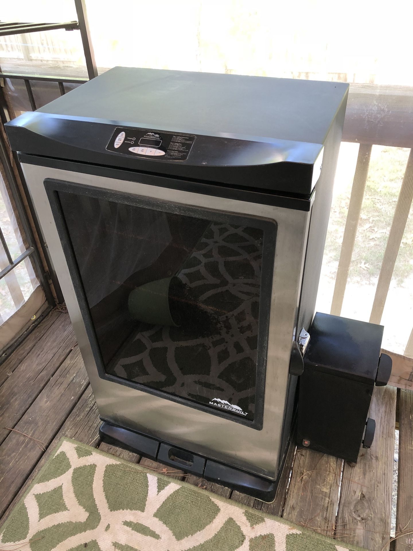 Mastercraft 40” electric smoker with cold smoker attachment