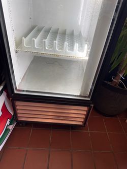 Beverage fridge