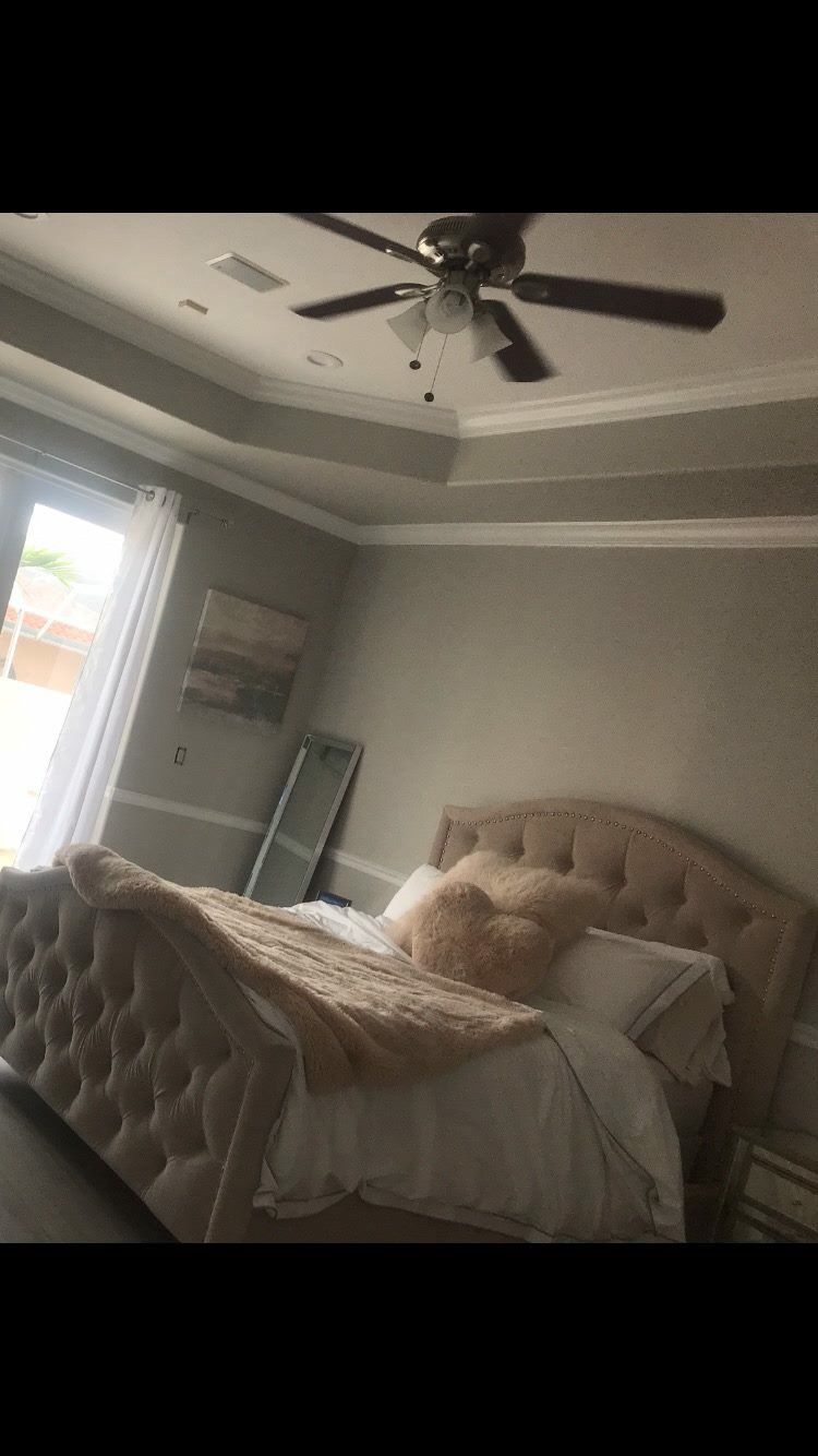 Z-Gallerie Nicolette Bed (Queen Size)
