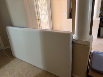 Twin mattress