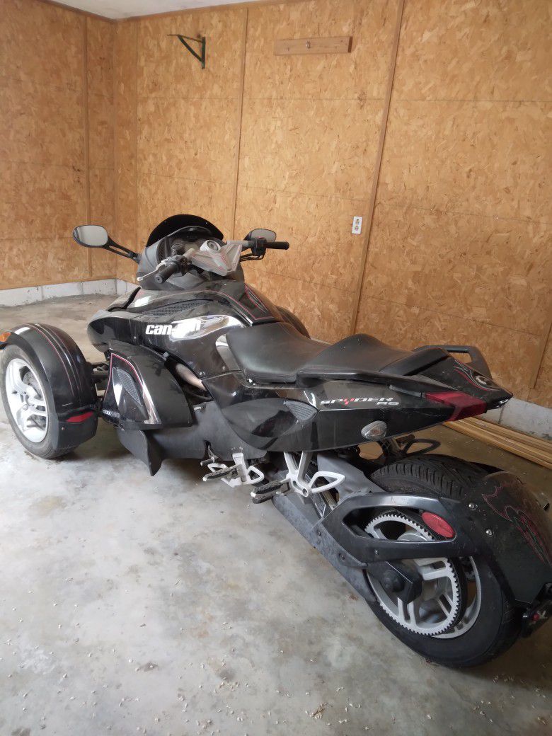 2011 Can -am Motorcycle 