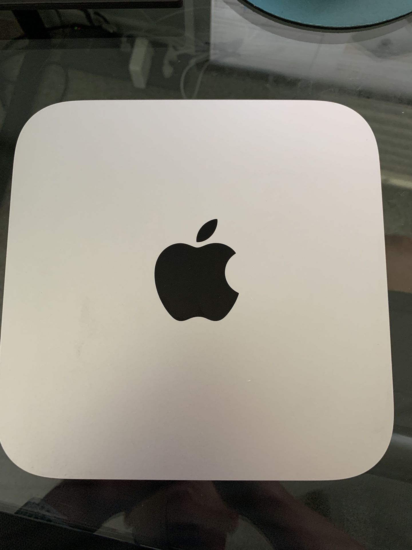 Mac Mini (i5, 8GB RAM, 1 TB)