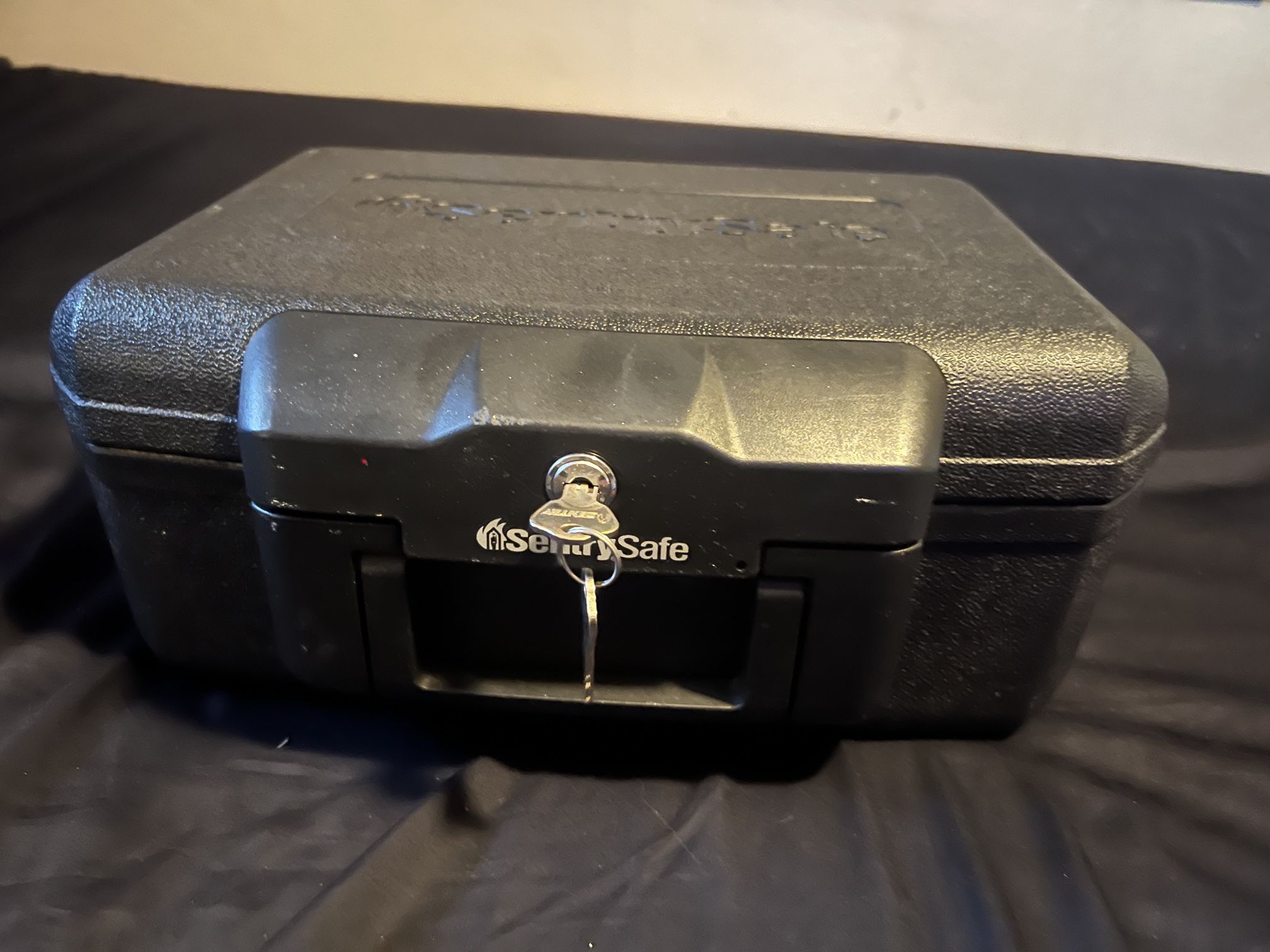 SentrySafe Fire/water Chest Safe Brand New