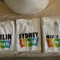 Levi's - Pride - Rainbow - T-Shirt -(New)