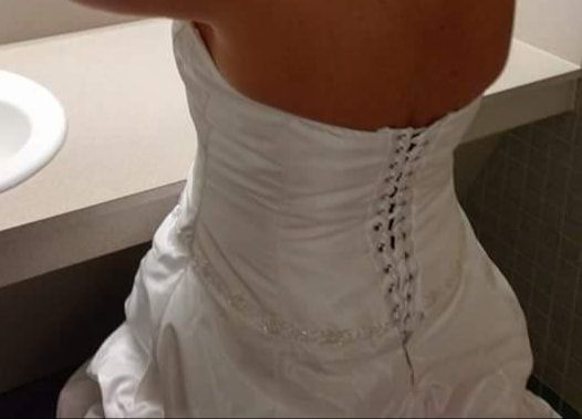 PENDING.. Gorgeous Wedding Dress/Gown