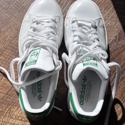 Tennis shoes Adidas