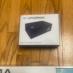 VFORMA Portable  Home Projector Set