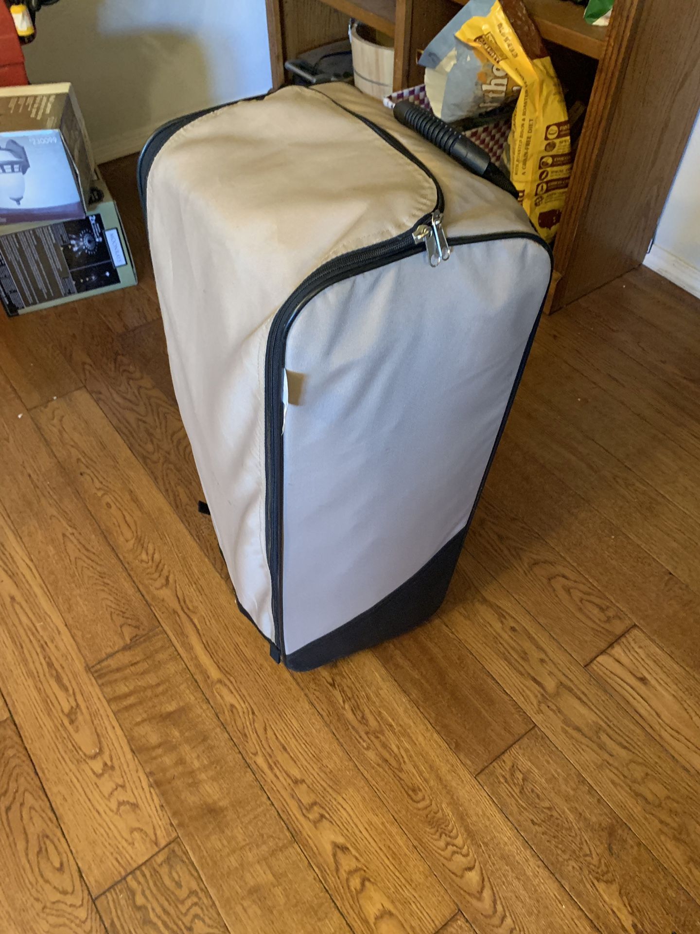 Ozark Trail queen frame with air mattress for Sale in Auburn, WA OfferUp