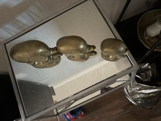 3 Brass elephants 1 Owl and a frog. VTG