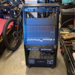 Mạckie  Mixer 16 Channel Amplifier CREST AUDIO And PowerLight 115 Alesis 230 