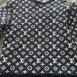 Lv sweater