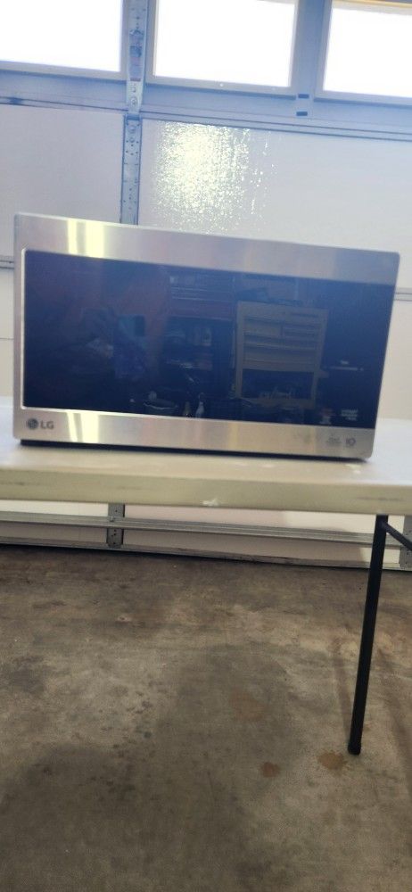 LG Microwave