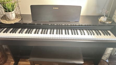 Yamaha Digital Piano YDP-143R